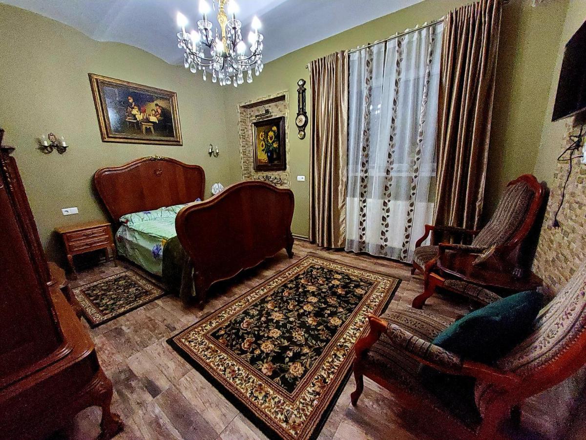 Sissy Vendeghaz Hotel เตอร์กู เซกูเยสก์ ภายนอก รูปภาพ