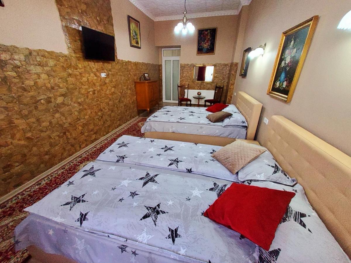 Sissy Vendeghaz Hotel เตอร์กู เซกูเยสก์ ภายนอก รูปภาพ